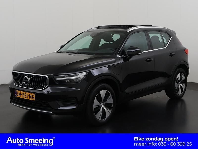 Zwart Gebruikt 2022 Volvo XC40 Inscription SUV | € 31.945 (Eerlijke prijs) - Afbeelding 1/4