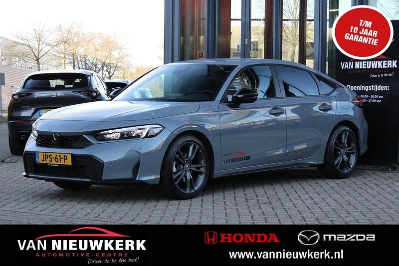 Nieuw Honda Civic Elegance 143 PK (105 kW) 2025 Grijs (metallic) Hatchback
