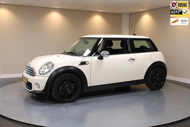 Wit Gebruikt 2014 Mini ONE Hatchback | € 8.440 (Eerlijke prijs) - Afbeelding 1/4