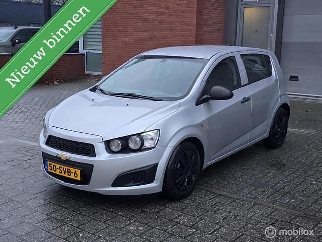 Grijs Occasion 2011 Chevrolet Aveo Hatchback | € 3.945 (Eerlijke prijs) - Afbeelding 1/4