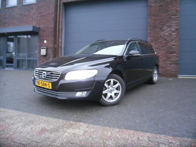 Zwart (metallic) Occasion 2014 Volvo V70 Summum Stationwagen | € 6.750 (Super prijs) - Afbeelding 1/4