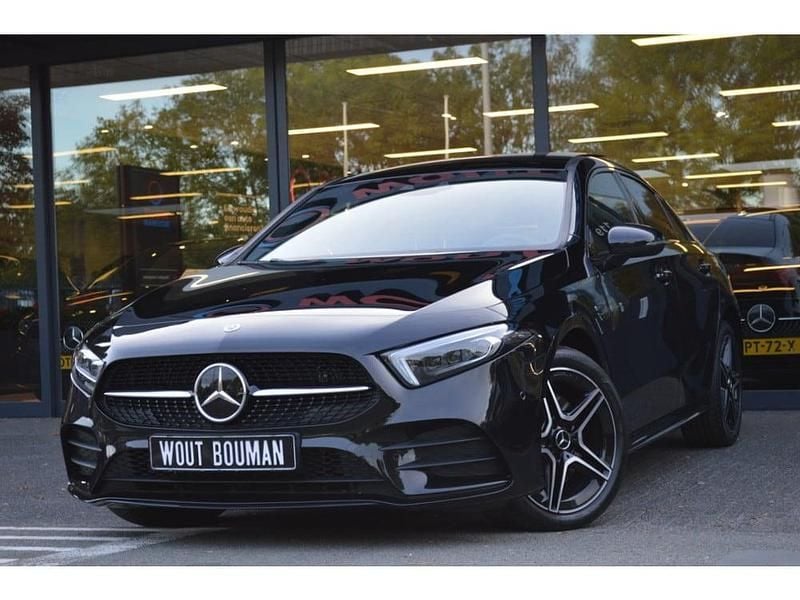 Zwart Gebruikt 2021 Mercedes A250 Business Sedan | € 32.900 (Iets duurder) - Afbeelding 1/4