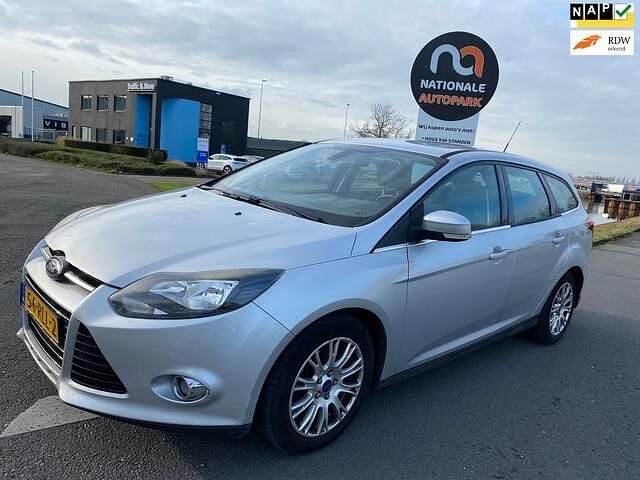 Grijs Gebruikt 2011 Ford Focus Titanium Stationwagen | € 999 (Iets duurder) - Afbeelding 1/4