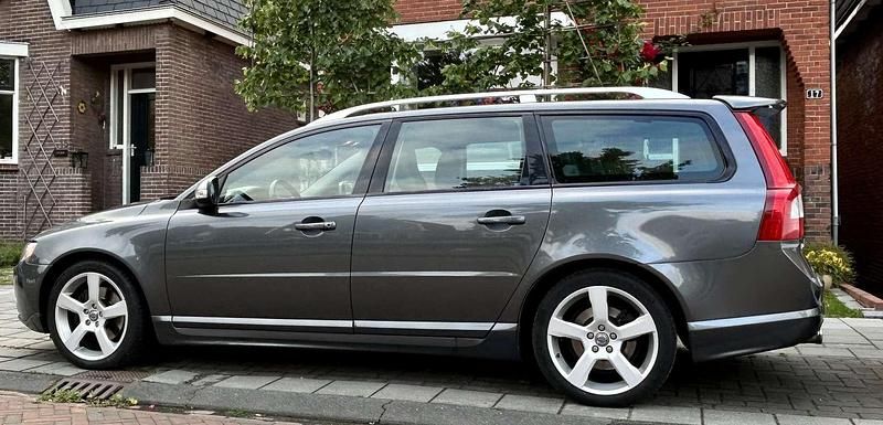 Gebruikt 2011 Volvo V70 R-Design Stationwagen | € 7.400 (Eerlijke prijs) - Afbeelding 1/4