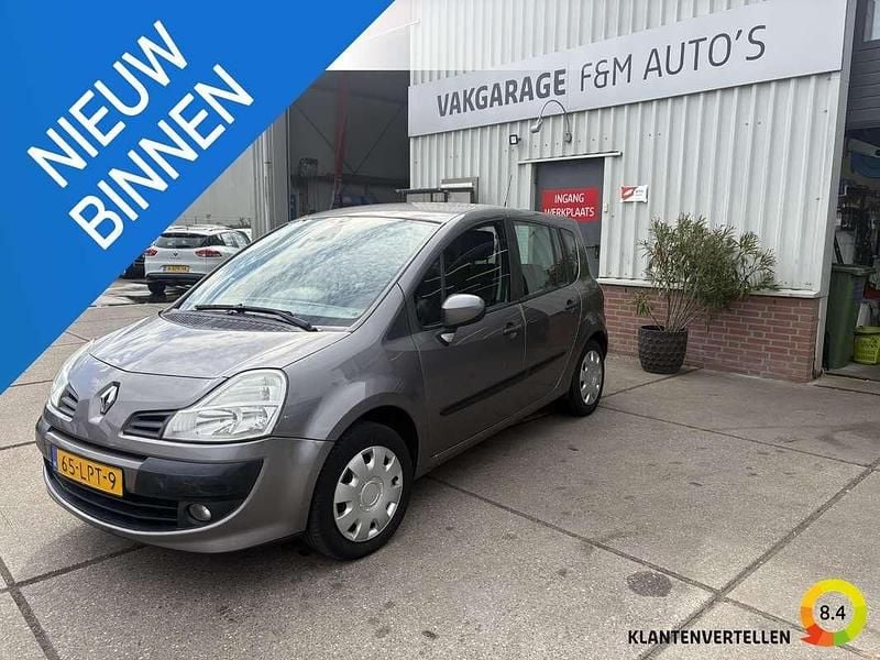 Grijs, metallic lak Gebruikt 2010 Renault Grand Modus Expression MPV | € 5.950 (Duur) - Afbeelding 1/4