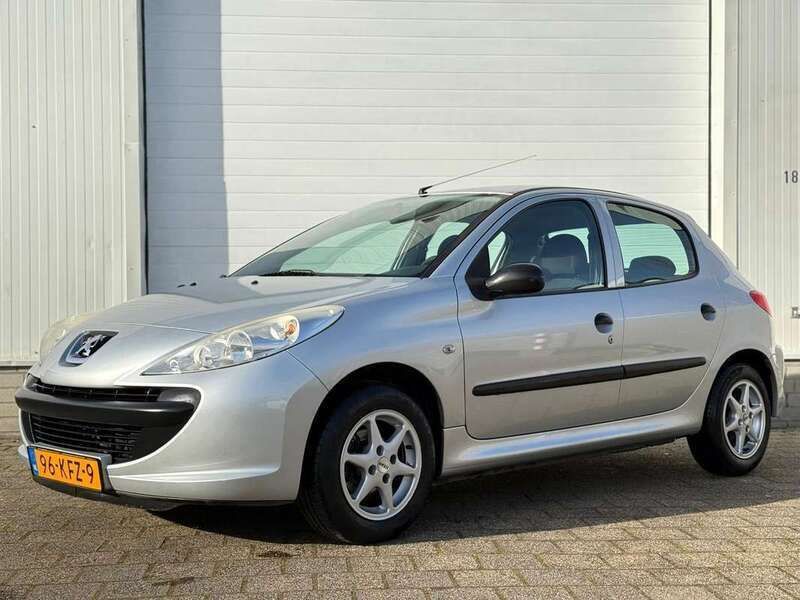 Grijs Gebruikt 2009 Peugeot 206 Hatchback | € 2.599 (Eerlijke prijs) - Afbeelding 1/4