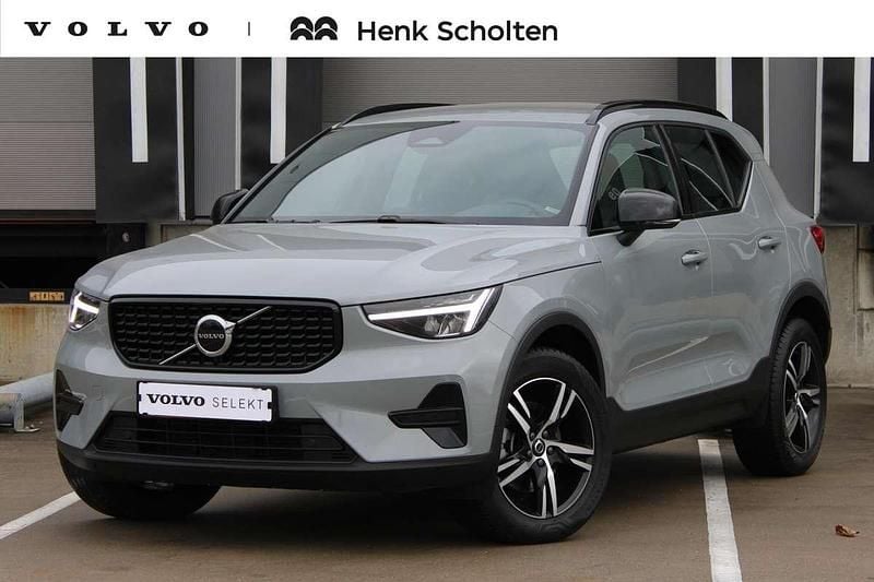 Grijs Occasion 2024 Volvo XC40 Plus SUV | € 39.750 (Eerlijke prijs) - Afbeelding 1/3