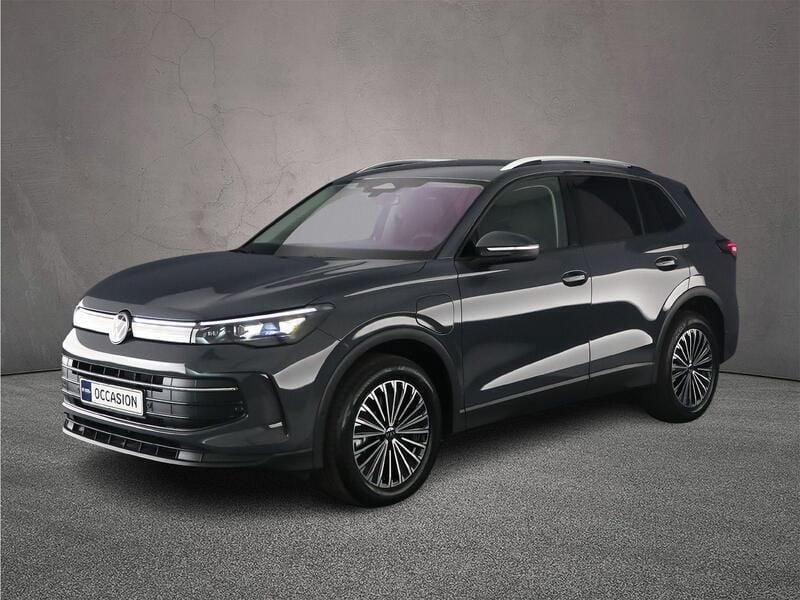 Dolphin grey metallic (b0) Nieuw 2025 VW Tiguan Edition SUV | € 50.900 (Super prijs) - Afbeelding 1/4