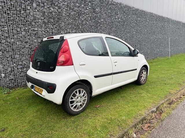 Occasion Peugeot 107 68 PK (50 kW) 2010 Wit Hatchback