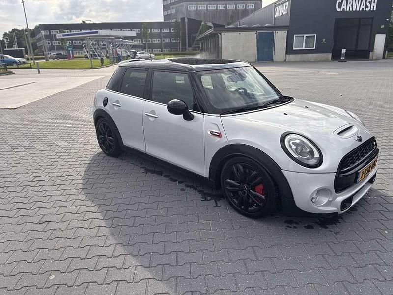 Wit Gebruikt 2015 Mini John Cooper Works Hatchback | € 18.000 (Eerlijke prijs) - Afbeelding 1/4