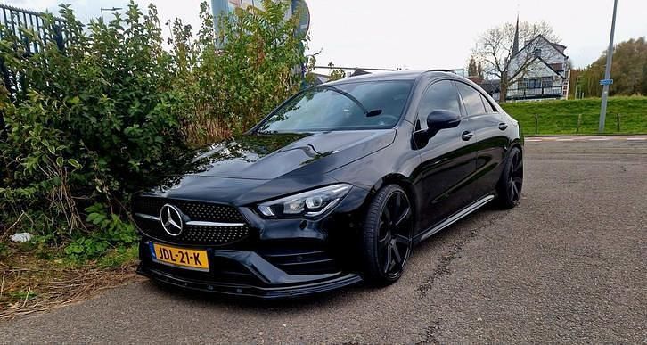 Occasion 2019 Mercedes CLA180 AMG line Sedan | € 27.499 (Iets duurder) - Afbeelding 1/4
