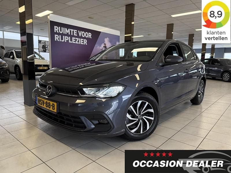 Grijs, metallic lak Gebruikt 2024 VW Polo Edition Hatchback | € 20.950 (Goede deal) - Afbeelding 1/4
