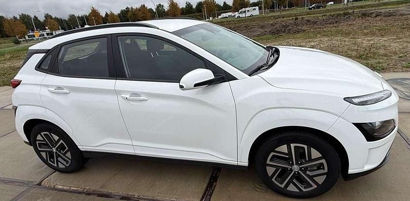 Wit Gebruikt 2023 Hyundai Kona Select SUV | € 17.900 (Super prijs) - Afbeelding 1/4