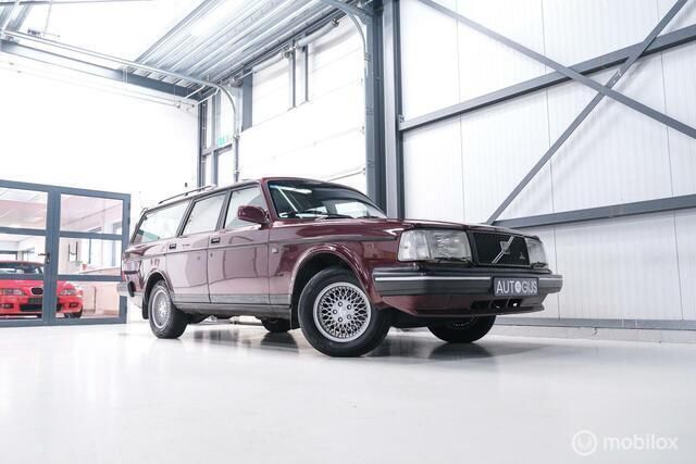 Rood Gebruikt 1993 Volvo 240 Stationwagen | € 13.240 - Afbeelding 1/4