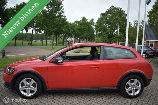 Rood Gebruikt 2007 Volvo C30 Hatchback | € 1.750 (Goede deal) - Afbeelding 1/4