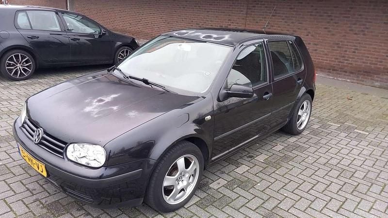 Occasion 2001 VW Golf IV Trendline Hatchback | € 750 (Super prijs) - Afbeelding 1/4
