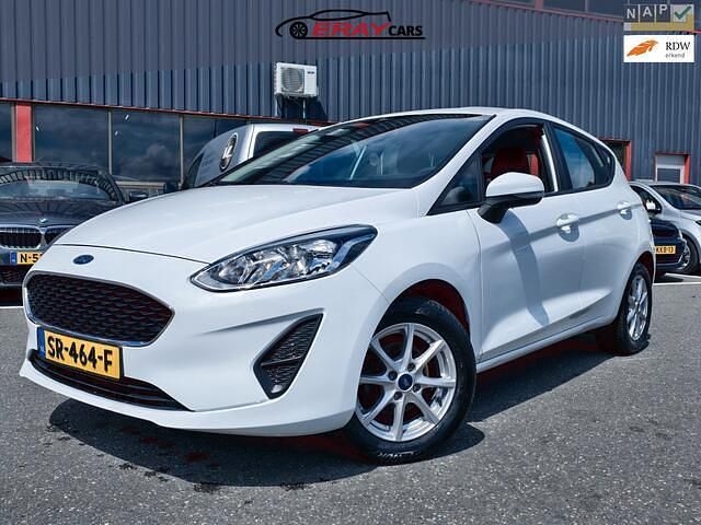 Wit Gebruikt 2018 Ford Fiesta Trend Hatchback | € 6.999 (Duur) - Afbeelding 1/4