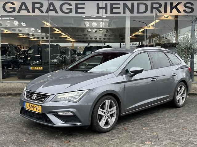 Grijs Gebruikt 2018 Seat Leon ST FR Stationwagen | € 16.845 (Eerlijke prijs) - Afbeelding 1/4
