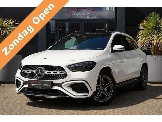 Wit Gebruikt 2024 Mercedes GLA180 AMG line SUV | € 44.950 (Goede deal) - Afbeelding 1/4
