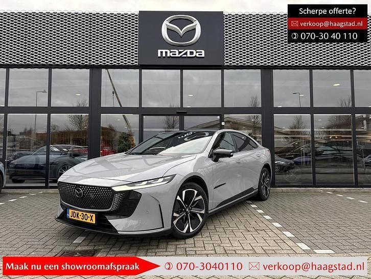 Aero grey Gebruikt 2025 Mazda 6e Takumi-Line Sedan | € 39.940 (Eerlijke prijs) - Afbeelding 1/4