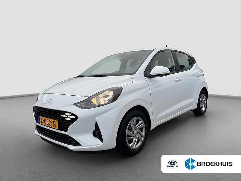 Wit Gebruikt 2024 Hyundai i10 Comfort Hatchback | € 15.895 (Eerlijke prijs) - Afbeelding 1/4