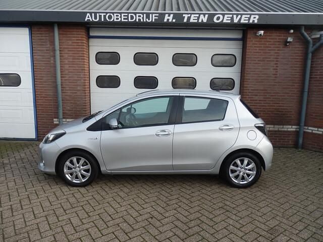 Grijs Gebruikt 2013 Toyota Yaris Hatchback | € 7.750 (Eerlijke prijs) - Afbeelding 1/4