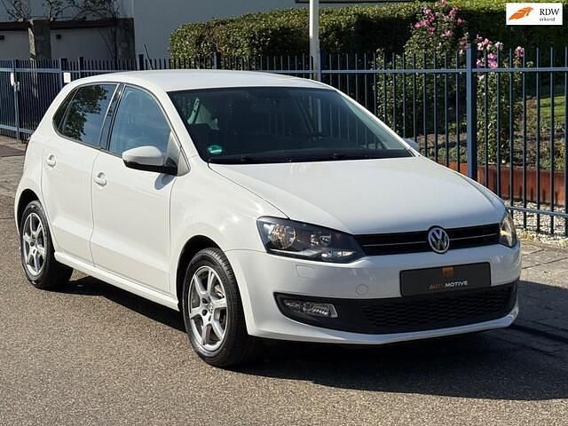 Wit Gebruikt 2009 VW Polo Highline Hatchback | € 6.950 (Duur) - Afbeelding 1/4