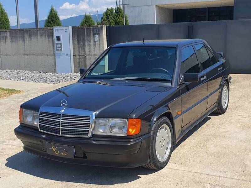 Zwart Gebruikt 1989 Mercedes 190 Sedan | € 45.000 - Afbeelding 1/4