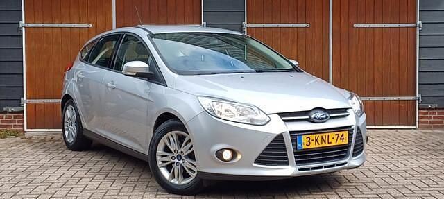 Zwart Gebruikt 2012 Ford Focus Trend Hatchback | € 4.950 (Goede deal) - Afbeelding 1/4