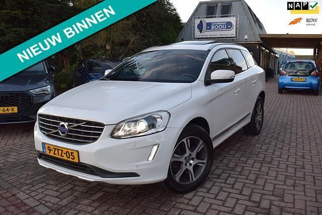 Wit Occasion 2015 Volvo XC60 Summum SUV | € 22.445 (Eerlijke prijs) - Afbeelding 1/4