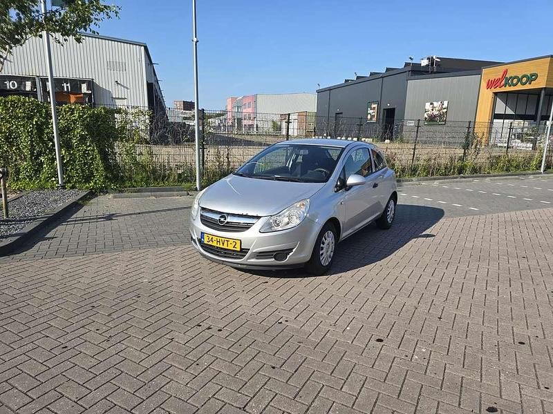Grijs Occasion 2009 Opel Corsa Selection MPV | € 1.250 (Goede deal) - Afbeelding 1/4