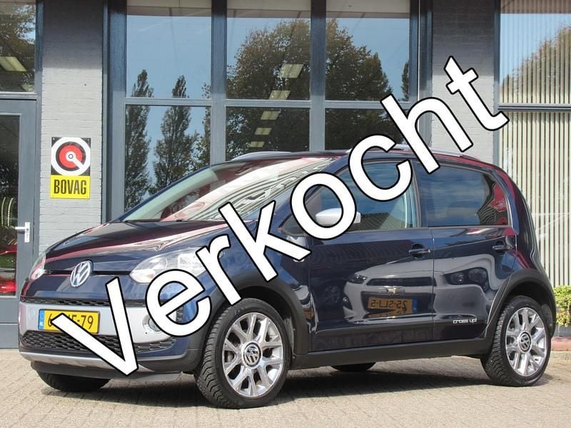 Blauw Gebruikt 2013 VW cross up! Hatchback | € 7.750 (Eerlijke prijs) - Afbeelding 1/4