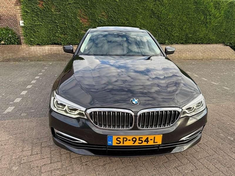 Grijs Occasion 2018 BMW 530 Sedan | € 27.500 (Super prijs) - Afbeelding 1/4