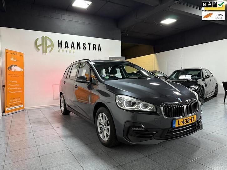 Grijs Occasion 2021 BMW 218 Stationwagen | € 18.950 (Super prijs) - Afbeelding 1/4