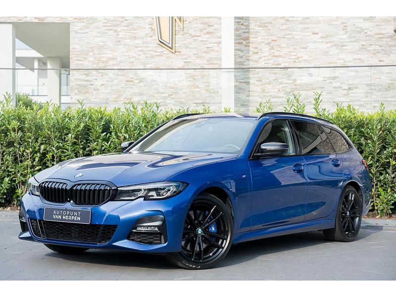 Blauw Gebruikt 2021 BMW 330 Executive Stationwagen | € 37.440 (Iets duurder) - Afbeelding 1/4