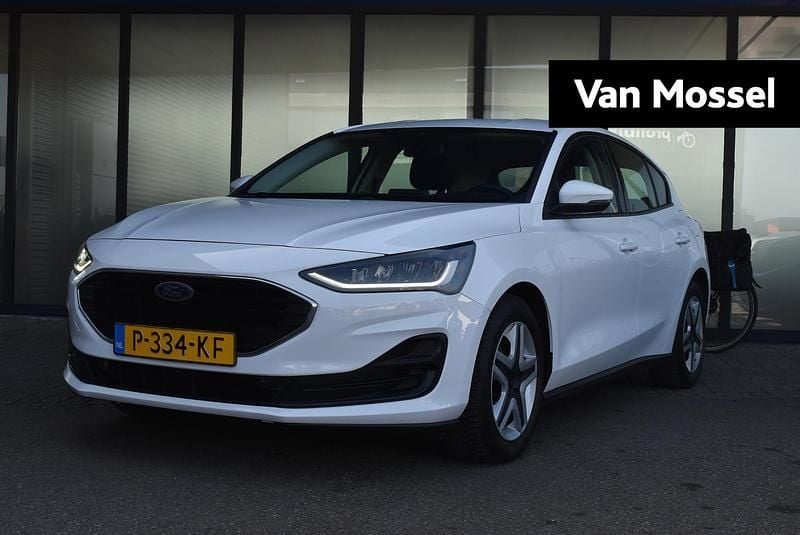 Wit Gebruikt 2022 Ford Focus Hatchback | € 13.945 (Goede deal) - Afbeelding 1/4