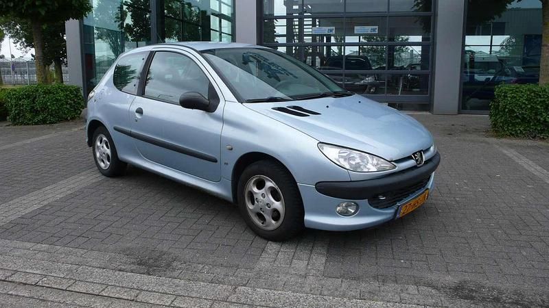 Grijs Gebruikt 2001 Peugeot 206 Hatchback | € 450 (Goede deal) - Afbeelding 1/4