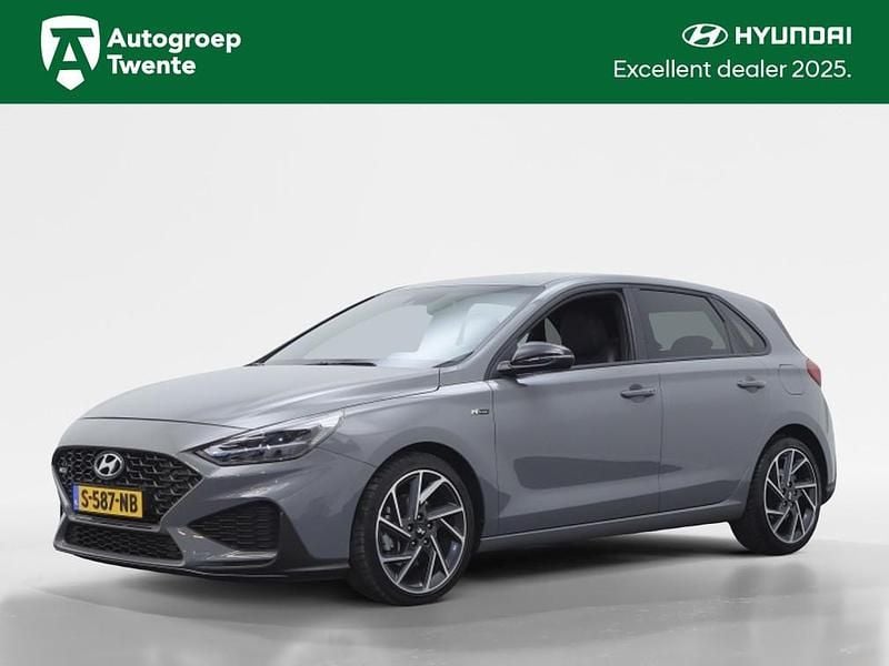 Shadow grey Gebruikt 2023 Hyundai i30 N Line Hatchback | € 24.950 (Eerlijke prijs) - Afbeelding 1/4