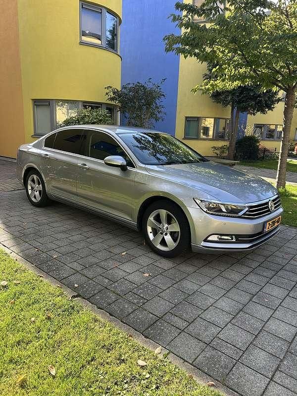 Gebruikt 2014 VW Passat Highline Sedan | € 12.000 (Duur) - Afbeelding 1/4
