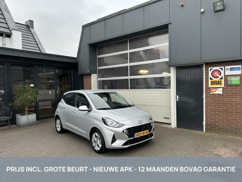 Grijs Gebruikt 2023 Hyundai i10 Comfort Hatchback | € 16.950 (Eerlijke prijs) - Afbeelding 1/4