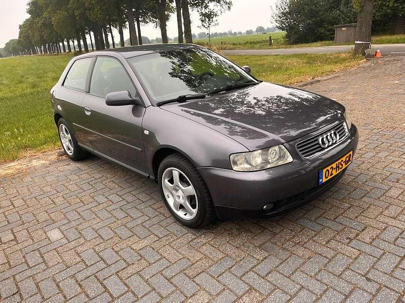 Grijs Gebruikt 2001 Audi A3 Attraction Hatchback | € 650 (Eerlijke prijs) - Afbeelding 1/4