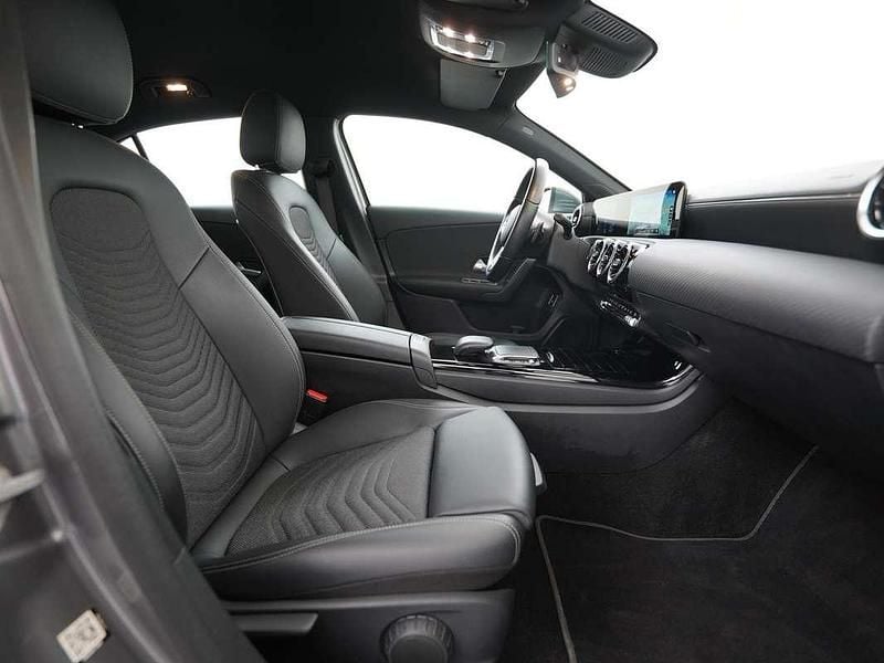 Occasion Mercedes A250 Business 218 PK (160 kW) 2021 Mountain gray  metallic finish (787u) Hatchback