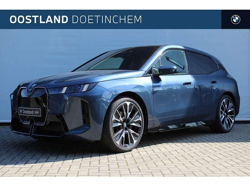 Blauw Nieuw 2025 BMW iX M Sport SUV | € 129.208 - Afbeelding 1/4