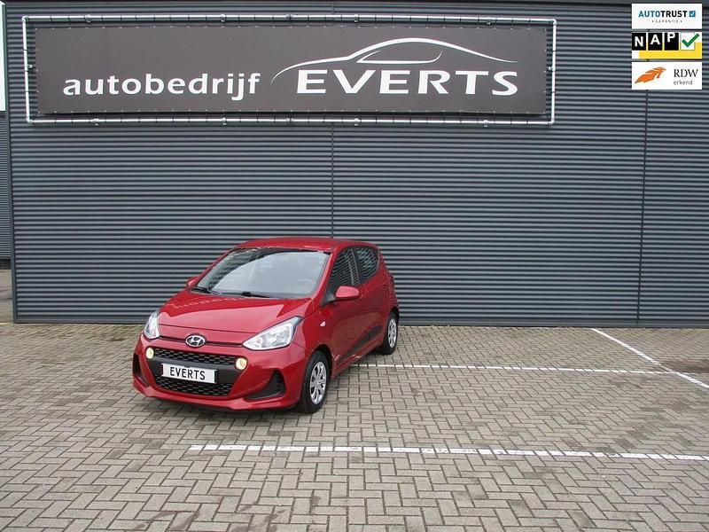 Rood (metallic) Gebruikt 2018 Hyundai i10 Comfort Hatchback | € 6.999 (Goede deal) - Afbeelding 1/4