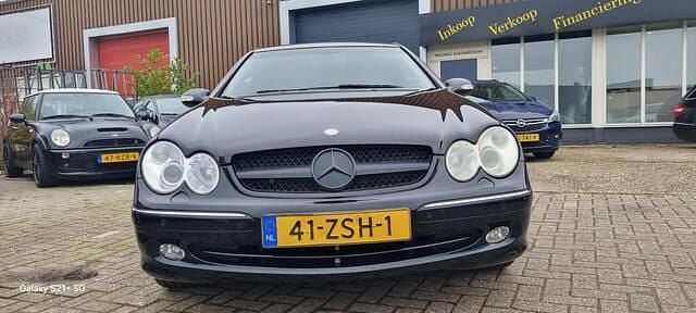Zwart Occasion 2004 Mercedes CLK240 Elegance Coupé | € 2.999 (Goede deal) - Afbeelding 1/4