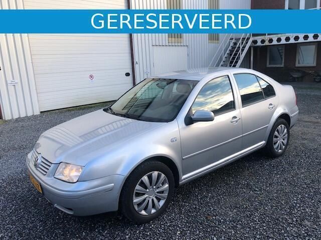 Occasion VW Bora 105 PK (77 kW) 2004 Grijs Sedan