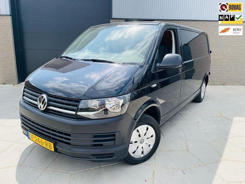 Zwart Gebruikt 2018 VW T6 S Van | € 16.895 (Eerlijke prijs) - Afbeelding 1/4