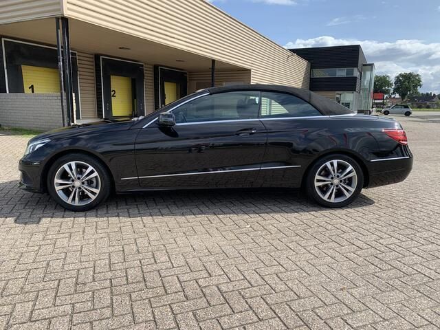 Occasion Mercedes E200 Ambition 184 PK (135 kW) 2014 Zwart, metallic lak Cabriolet