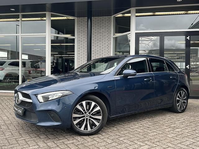 Occasion Mercedes A250 Advantage 218 PK (160 kW) 2021 Blauw Hatchback