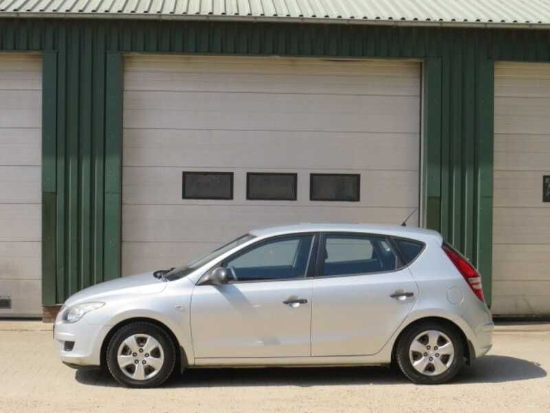 Grijs Gebruikt 2010 Hyundai i30 Active Hatchback | € 2.950 (Eerlijke prijs) - Afbeelding 1/4